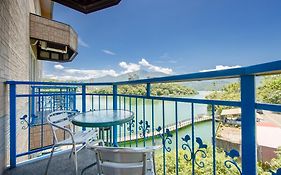 Bishui Shanju Lakeside B&B
